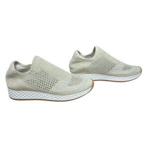 Urban Sport J Slides Tiger Platinum Metallic Knit sneaker women's size 6